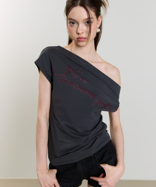 ★LUVISTRUE★SM GLITTER OFFSHOULDER TEE(CHARCOAL)★正規品 LUVISTRUE（ラヴイズトゥルー）の「SM GLITTER OFFSHOULDER TEE