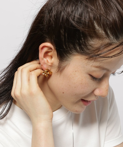 niko and...（ニコアンド）の「メタル折り紙イヤリング（イヤリング・レディース・グレー/イエロー・0）」の3枚目の写真