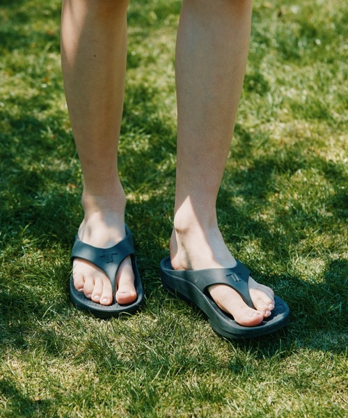 TELIC（テリック）の「FLIPFLOP ULTRASOFT（サンダル・レディース・アッシュグレー/アイボリー/ブラック・LARGE/ML/X-LARGE/SMALL/MEDIUM）」の6枚目の写真