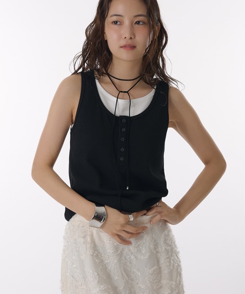layered like tank top with built-in cups / カップ付き