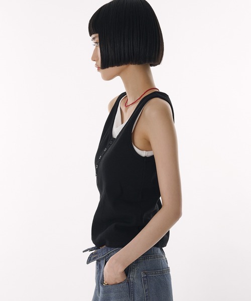 MUHET（ミュエータ）の「layered like tank top with built-in cups / カップ付きレイヤード風タンクトップ（タンクトップ・レディース・ネイビー/ブラック/杢グレー/ライトブルー/ブラウン/レッド・FREE）」の14枚目の写真