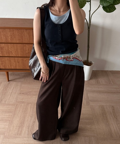MUHET(ミュエータ)の「layered like tank top with built-in cups / カップ付きレイヤード風タンクトップ(タンクトップ・レディース・ネイビー/ブラック/杢グレー/ライトブルー/ブラウン/レッド/ピンク/グレー/カーキ/ピンク系その他・FREE)」の17枚目の写真