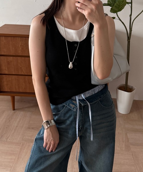 MUHET（ミュエータ）の「layered like tank top with built-in cups / カップ付きレイヤード風タンクトップ（タンクトップ・レディース・ネイビー/ブラック/杢グレー/ライトブルー/ブラウン/レッド・FREE）」の8枚目の写真