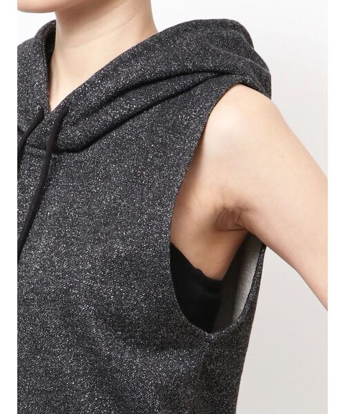 GYDA（ジェイダ）の「GG GLITTERノースリショートスウェットパーカー（Tシャツ/カットソー・レディース・ライトグレー/ブラック・FREE）」の8枚目の写真