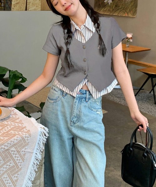 Chiina（チーナ）の「Chiina / ストライプシャツレイヤードカーディガン（カーディガン/ボレロ・レディース・グレー/ホワイト/ネイビー・FREE）」の4枚目の写真