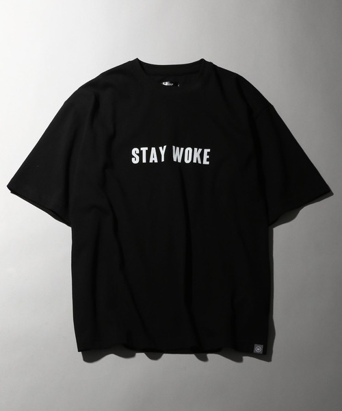 NUMERALS(ヌメラルズ)の「【NUMERALS】メッセージロゴTEE(Tシャツ/カットソー・メンズ・カーキ/ブラック/オフホワイト・MEDIUM/LARGE)」の2枚目の写真