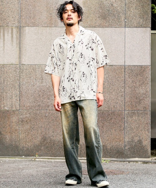 LUXSTYLE(ラグスタイル)の「花柄オープンカラー半袖シャツ(シャツ/ブラウス・メンズ・ホワイト/ブラック・L/M)」の4枚目の写真