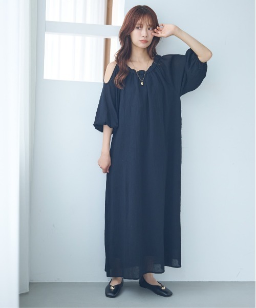 mysty woman（ミスティウーマン）の「【WEB限定】オープンショルダーワンピース　588356（ワンピース・レディース・ブラック/オフホワイト/ブラウン・FREE）」の12枚目の写真