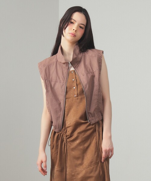 Ray BEAMS（レイビームス）の「スタンドカラー ジップ ベスト［手洗い可］（ベスト・レディース・ダークブラウン/ベージュ・ONE SIZE）」の10枚目の写真