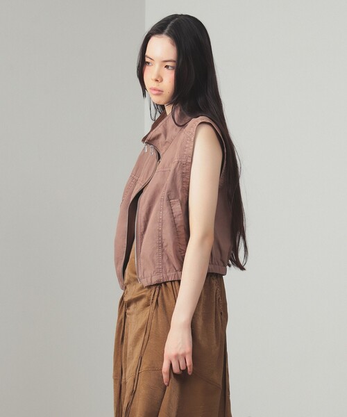 Ray BEAMS（レイビームス）の「スタンドカラー ジップ ベスト［手洗い可］（ベスト・レディース・ダークブラウン/ベージュ・ONE SIZE）」の11枚目の写真