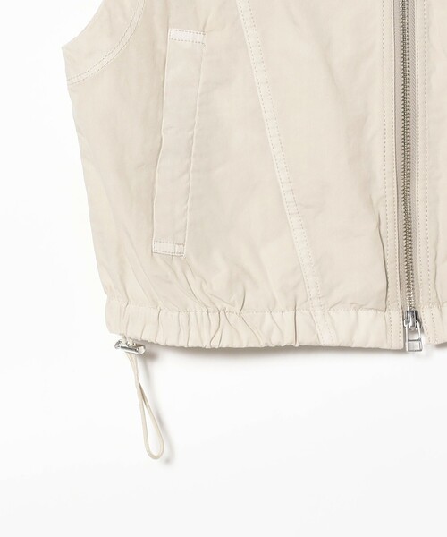 Ray BEAMS（レイビームス）の「スタンドカラー ジップ ベスト［手洗い可］（ベスト・レディース・ダークブラウン/ベージュ・ONE SIZE）」の14枚目の写真