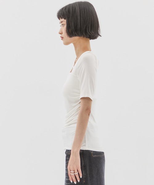 STUDIOUS(ステュディオス)の「【determ/デターム】別注NECK STRAP TOPS/ネックストラップトップス/カットソー(Tシャツ/カットソー・レディース・ブラック/ホワイト・2/0)」の7枚目の写真