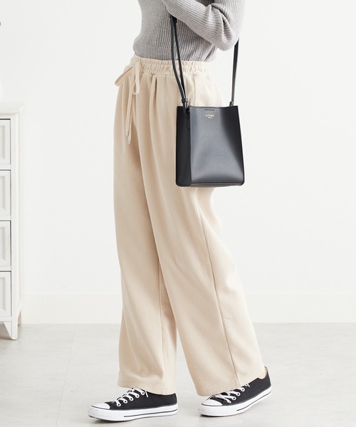 BELLUNA PLUS(ベルーナ)の「なめらかコーデュロイワイドパンツ股下63cm(その他パンツ・レディース・ターコイズブルー/アイボリー/グレイッシュベージュ/ブラック/ブラウン/ピンク・LARGE/MEDIUM/SMALL/X-LARGE)」の20枚目の写真