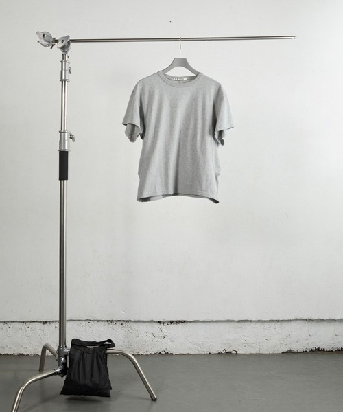 NVRFRGT(ネヴァーフォーゲット)の「HALF SLEEVE T-SHIRT(Tシャツ/カットソー・メンズ・ダークグレー/グレー・1/2)」の1枚目の写真