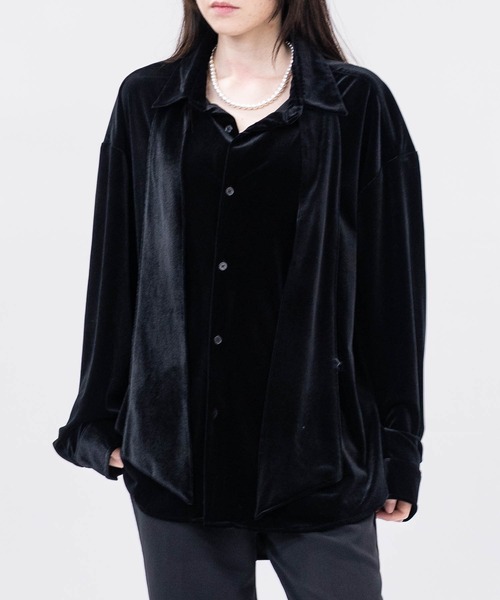 JOHN'S CLOSET（ジョンズクローゼット）の「【a】JOHN’S CLOSET別注 〔NAIVE MAGIC〕タイ付き ルーズサイズ ベロアシャツ（シャツ/ブラウス・メンズ・ブラック/パープル/ネイビー・MEDIUM/LARGE）」の2枚目の写真