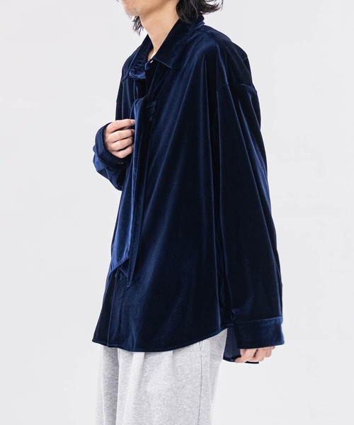 JOHN'S CLOSET（ジョンズクローゼット）の「【a】JOHN’S CLOSET別注 〔NAIVE MAGIC〕タイ付き ルーズサイズ ベロアシャツ（シャツ/ブラウス・メンズ・ブラック/パープル/ネイビー・MEDIUM/LARGE）」の9枚目の写真