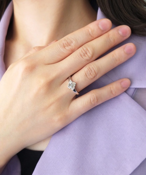 TAKE-UP（テイクアップ）の「【ZOZO限定】スターリングシルバー　ラブラドライト チェスクールリング（リング・レディース・ホワイトゴールド・#10/#12）」の3枚目の写真