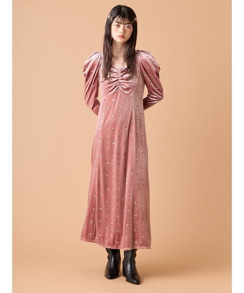 新品新作　リリーブラウン エンブロイダリーベロアワンピース エンブロイダリーベロアワンピース(マキシ・ロングワンピース