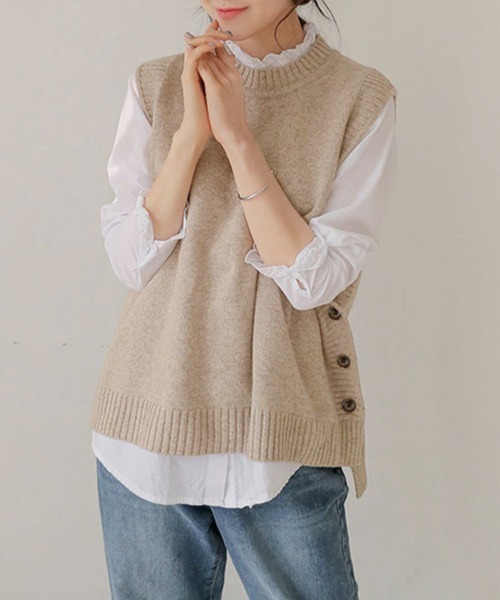 ReRe(リリ)の「サイドボタンレイヤードニットベスト(ベスト・レディース・ブラック/ブルー/グレー/ベージュ・SMALL/MEDIUM/LARGE/X-LARGE)」の1枚目の写真