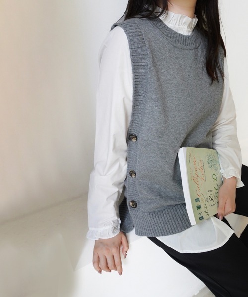 ReRe(リリ)の「サイドボタンレイヤードニットベスト(ベスト・レディース・ブラック/ブルー/グレー/ベージュ・SMALL/MEDIUM/LARGE/X-LARGE)」の10枚目の写真