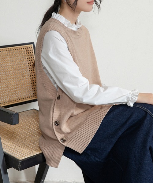 ReRe(リリ)の「サイドボタンレイヤードニットベスト(ベスト・レディース・ブラック/ブルー/グレー/ベージュ・SMALL/MEDIUM/LARGE/X-LARGE)」の8枚目の写真