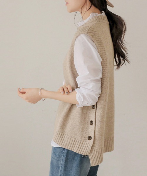 ReRe(リリ)の「サイドボタンレイヤードニットベスト(ベスト・レディース・ブラック/ブルー/グレー/ベージュ・SMALL/MEDIUM/LARGE/X-LARGE)」の17枚目の写真