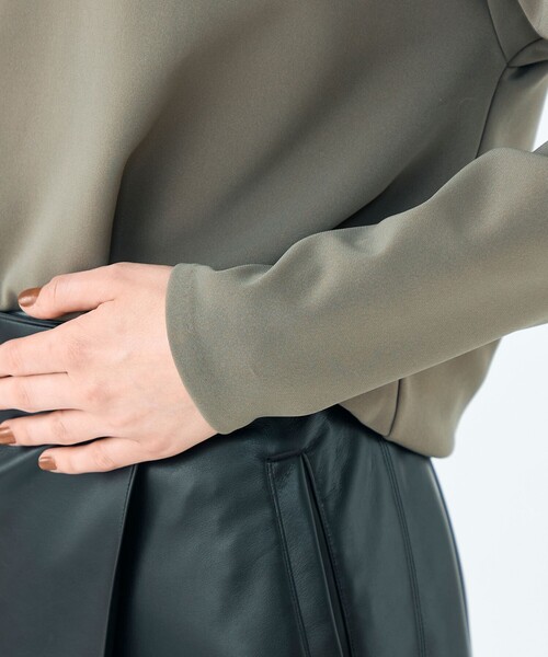 BALLSEY（ボールジィ）の「エラスティックジャージー タックショートプルオーバー（Tシャツ/カットソー・レディース・カーキ/ダークグレー・S）」の6枚目の写真