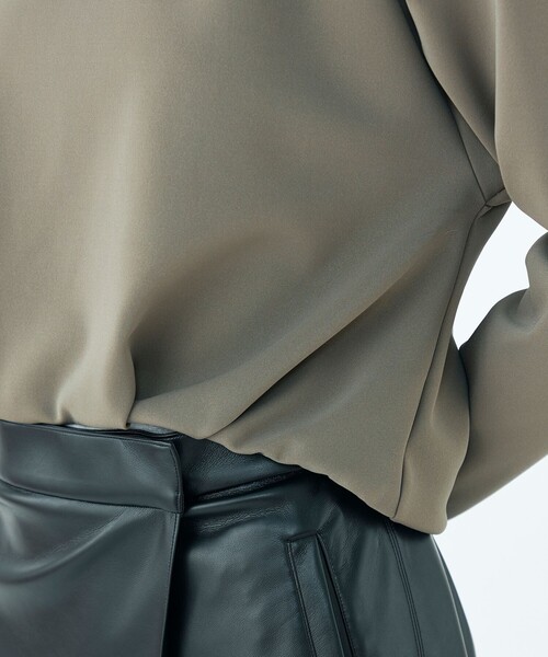 BALLSEY（ボールジィ）の「エラスティックジャージー タックショートプルオーバー（Tシャツ/カットソー・レディース・カーキ/ダークグレー・S）」の5枚目の写真
