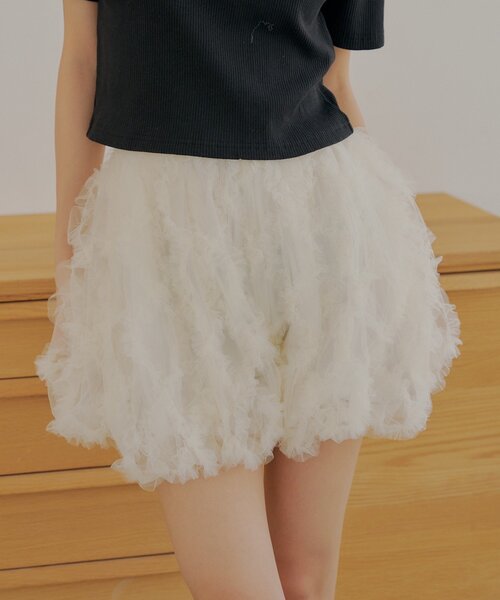Chico（チコ）の「チュールティアードバルーンショートパンツ（その他パンツ・レディース・ホワイト系その他2/ブラック/アイボリー・FREE）」の2枚目の写真
