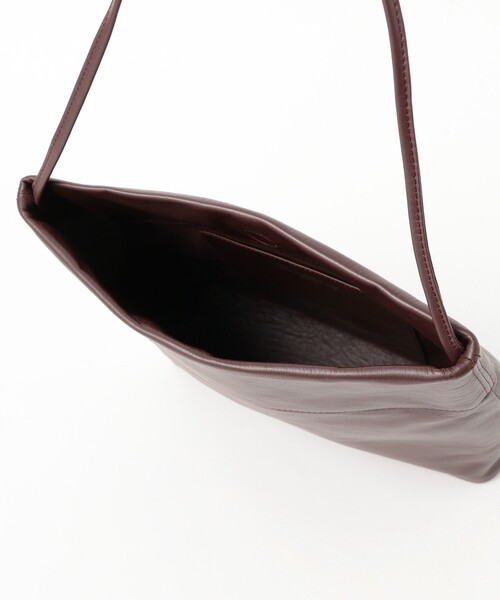 Demi-Luxe BEAMS（デミルクス ビームス）の「【1/15再値下げ】ソフトレザー モダン トートバッグ（トートバッグ・レディース・ブラック/ワイン・ONE SIZE）」の3枚目の写真