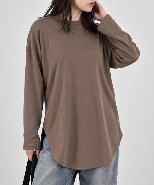 CLOTHY(クロシィ)の「【ゆったり長めのオーバーシルエット】裾カーブビッグロンT(Tシャツ/カットソー・レディース・グリーン/ブラック/モカ/アイボリー/グレイッシュベージュ/ベージュ/チャコールグレー/ブラウン/ローズ/杢グレー/ブルー/オフホワイト・MEDIUM)」の16枚目の写真