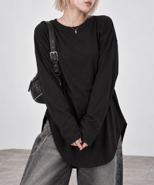 CLOTHY(クロシィ)の「【ゆったり長めのオーバーシルエット】裾カーブビッグロンT(Tシャツ/カットソー・レディース・グリーン/ブラック/モカ/アイボリー/グレイッシュベージュ/ベージュ/チャコールグレー/ブラウン/ローズ/杢グレー/ブルー/オフホワイト・MEDIUM)」の14枚目の写真