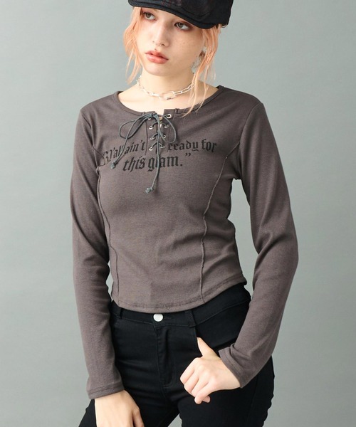 ANAP(アナップ)の「プリント レースアップ コルセット リブトップス カットソー(Tシャツ/カットソー・レディース・アイボリー/ダークグレー/ベージュ・F)」の3枚目の写真