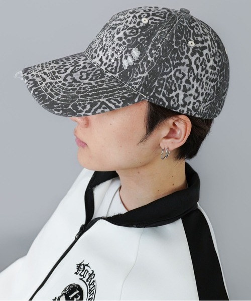 SPINNS(スピンズ)の「アニマル柄コットンキャップ/レオパード/ヒョウ柄/ストーンロゴ/ユニセックス(キャップ・メンズ・ピンク/ホワイト・ONESIZE)」の16枚目の写真