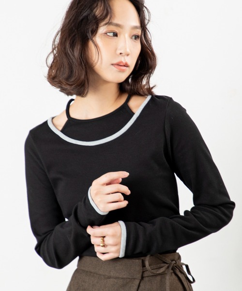 MILLION CARATS（ミリオンカラッツ）の「【配色パイピング×レイヤード風デザイン】細見え効果と抜け感が同時に叶う！伸縮リブ素材で着心地抜群、大人カジュアルに使える万能プルオーバー（Tシャツ/カットソー・レディース・ブラウン/オフホワイト/チャコールグレー/ブラック・FREE）」の2枚目の写真