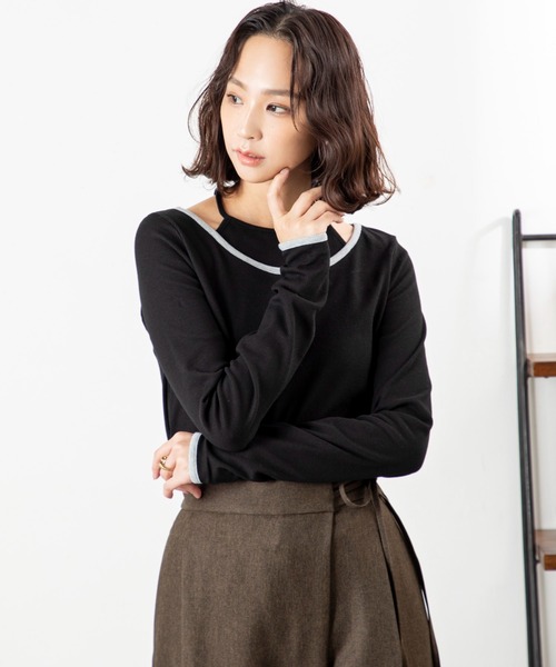 MILLION CARATS（ミリオンカラッツ）の「【配色パイピング×レイヤード風デザイン】細見え効果と抜け感が同時に叶う！伸縮リブ素材で着心地抜群、大人カジュアルに使える万能プルオーバー（Tシャツ/カットソー・レディース・ブラウン/オフホワイト/チャコールグレー/ブラック・FREE）」の16枚目の写真