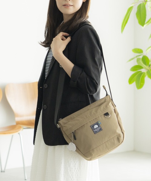 SCANDINAVIAN FOREST(スカンジナビアン・フォレスト)の「スタンスクエアショルダー<撥水加工>(ショルダーバッグ・レディース・ブラック/グレー/ベージュ・FREE)」の15枚目の写真