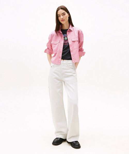 tommy jeans(トミー ジーンズ)の「リラックスカーペンターパンツ(デニムパンツ・レディース・ホワイト系その他2・25inch/26inch/27inch/24inch)」の2枚目の写真