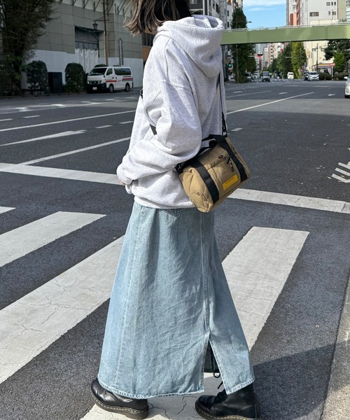 LBC（エルビーシー）の「KiU キウ スクエアパデッドミニボストンバッグ（ボストンバッグ・レディース・ブラック/カーキ/アイボリー・FREE）」の5枚目の写真