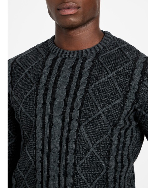Guess（ゲス）の「Long Sleeves Crew Neck Cable Stitch Adrian Sweater セーター（ニット/セーター・メンズ・ブラック・SMALL/MEDIUM/LARGE/X-LARGE）」の3枚目の写真
