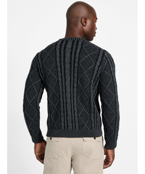 Guess（ゲス）の「Long Sleeves Crew Neck Cable Stitch Adrian Sweater セーター（ニット/セーター・メンズ・ブラック・SMALL/MEDIUM/LARGE/X-LARGE）」の2枚目の写真