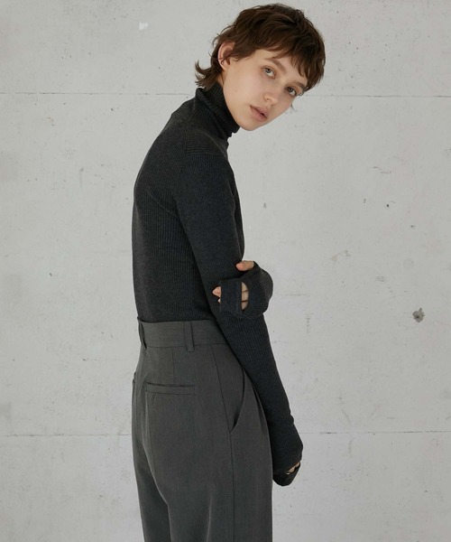 LA PEAU DE GEM(ラポドゥジェム)の「【LA PEAU DE GEM】handhole turtle knit/ハンドホールタートルニット(ニット/セーター・レディース・ベージュ/ブラウン/ブラック/グレー・FREE)」の14枚目の写真