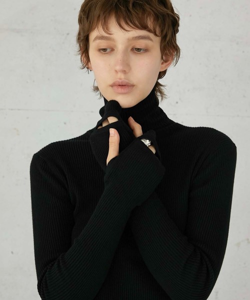 LA PEAU DE GEM(ラポドゥジェム)の「【LA PEAU DE GEM】handhole turtle knit/ハンドホールタートルニット(ニット/セーター・レディース・ベージュ/ブラウン/ブラック/グレー・FREE)」の9枚目の写真