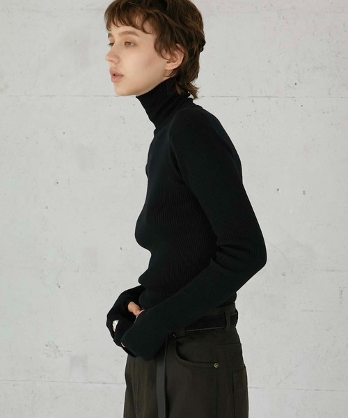 LA PEAU DE GEM(ラポドゥジェム)の「【LA PEAU DE GEM】handhole turtle knit/ハンドホールタートルニット(ニット/セーター・レディース・ベージュ/ブラウン/ブラック/グレー・FREE)」の7枚目の写真