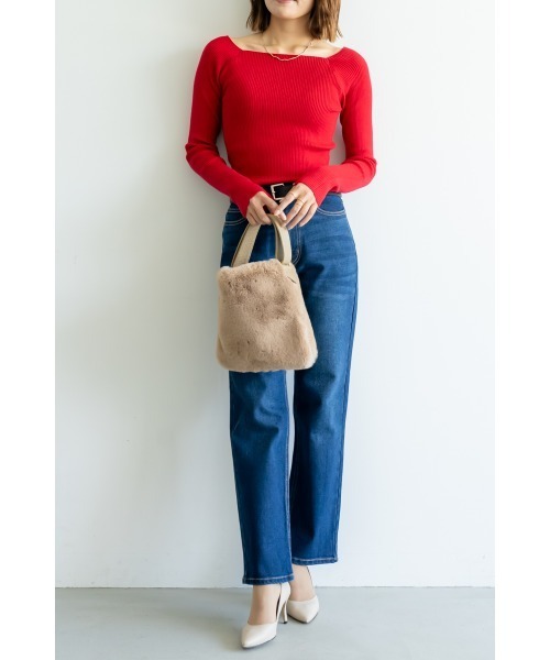 M.deux（エムドゥ）の「スクエアオフショルニット（ニット/セーター・レディース・レッド・MEDIUM）」の4枚目の写真