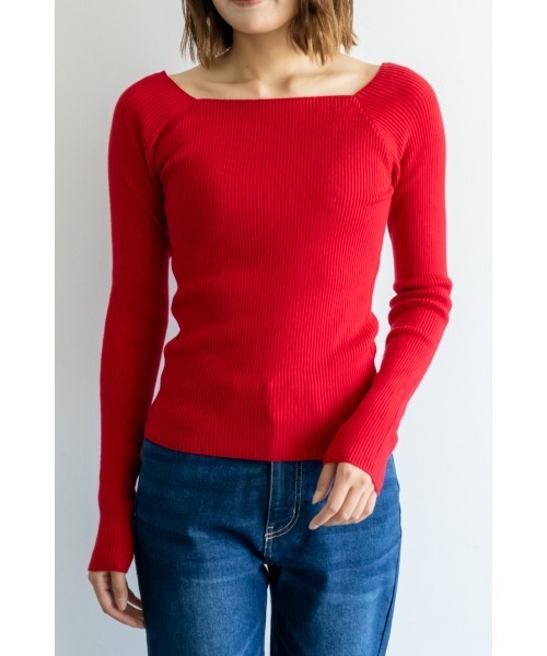 M.deux（エムドゥ）の「スクエアオフショルニット（ニット/セーター・レディース・レッド・MEDIUM）」の5枚目の写真