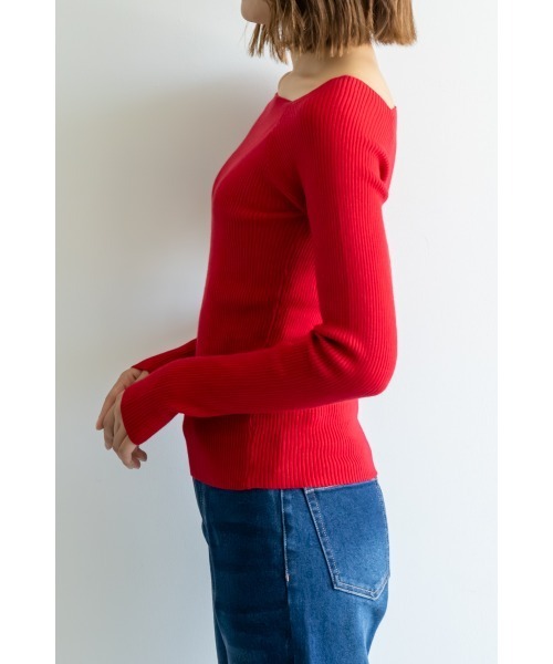 M.deux（エムドゥ）の「スクエアオフショルニット（ニット/セーター・レディース・レッド・MEDIUM）」の6枚目の写真