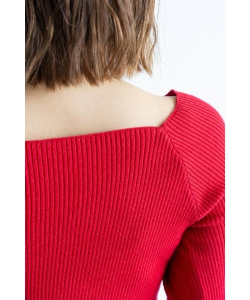 M.deux（エムドゥ）の「スクエアオフショルニット（ニット/セーター・レディース・レッド・MEDIUM）」の10枚目の写真