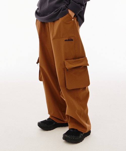 1993STUDIO(1993スタジオ)の「ウィンドカーゴワイドパンツ_ブリック(その他パンツ・レディース・その他・MEDIUM/LARGE)」の1枚目の写真