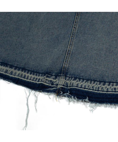 MOAA（モア）の「Raw Hem Denim Midi Skirt (WASHED JEAN)（スカート・レディース・その他・SMALL/MEDIUM）」の4枚目の写真